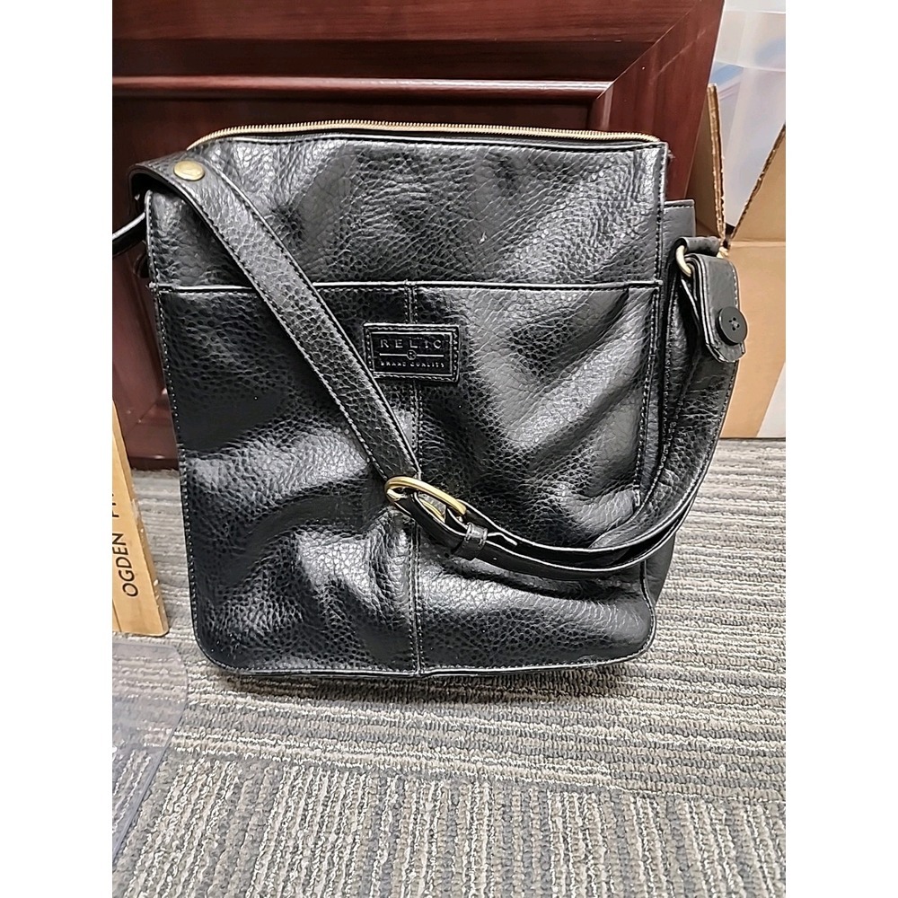 Vintage Relic Original Authentic Crossbody Black Purse Bag tiny‎ flaw, pictured